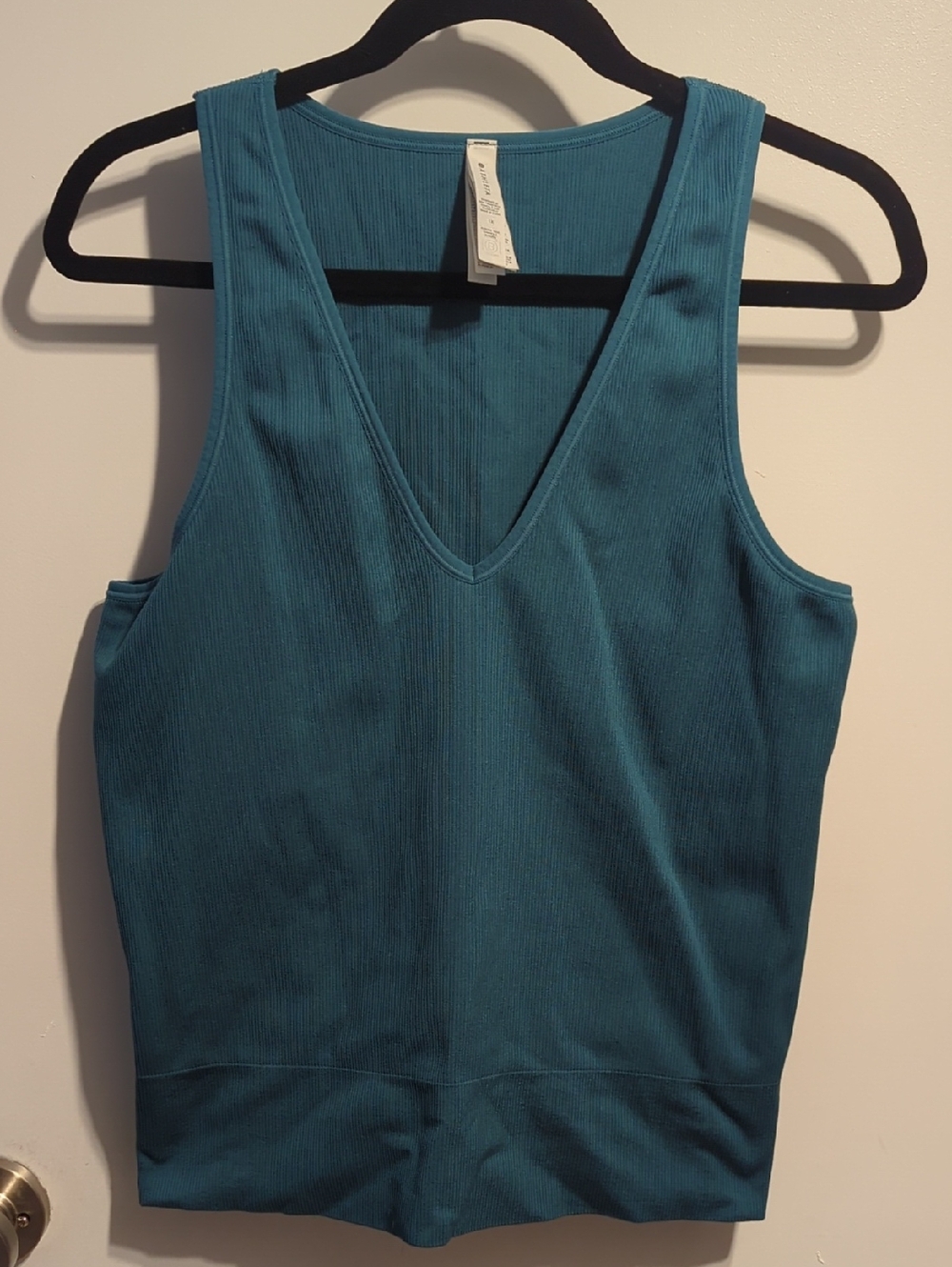 Athleta Ribbed V-Neck Tank in Teal Blue